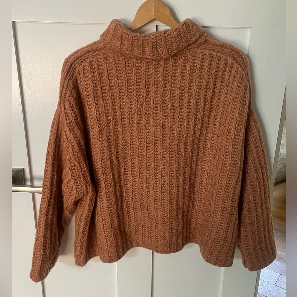 FREE PEOPLE Fluffy Fox Chunky Alpaca Sweater Peachy Papaya. Size Small - Picture 4 of 5